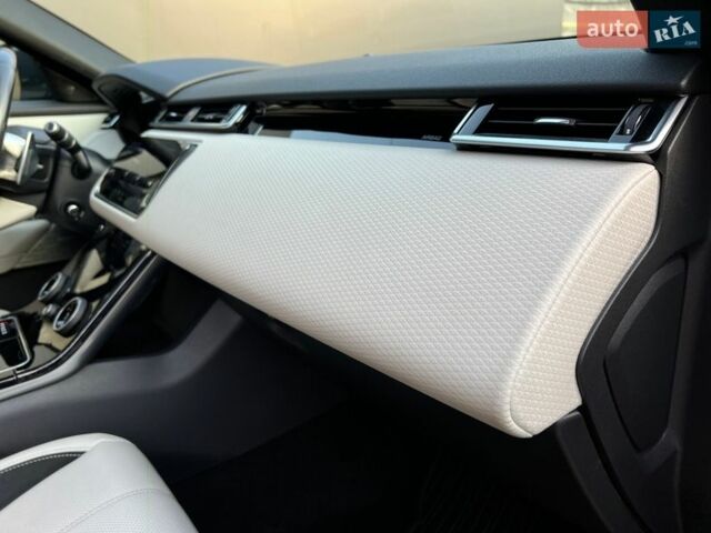 Сірий Ленд Ровер Рендж Ровер Велар, об'ємом двигуна 3 л та пробігом 83 тис. км за 46000 $, фото 28 на Automoto.ua