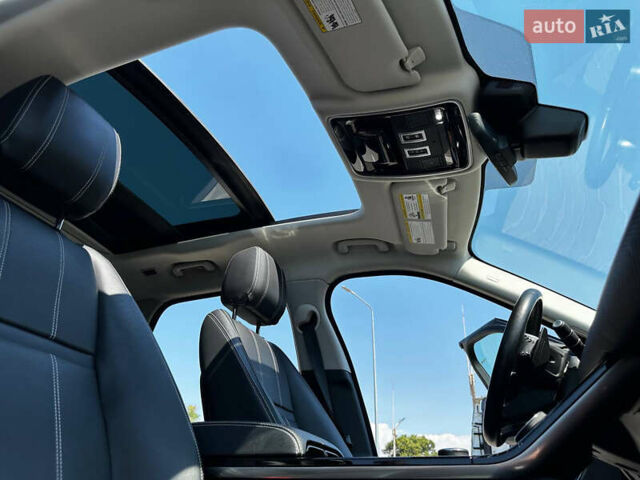 Сірий Ленд Ровер Рендж Ровер Велар, об'ємом двигуна 3 л та пробігом 89 тис. км за 39500 $, фото 35 на Automoto.ua