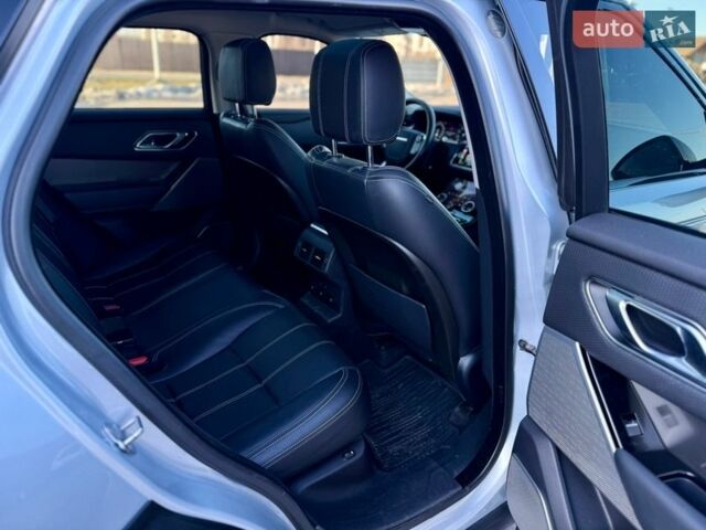 Серый Ленд Ровер Рендж Ровер Велар, объемом двигателя 2 л и пробегом 129 тыс. км за 32000 $, фото 18 на Automoto.ua