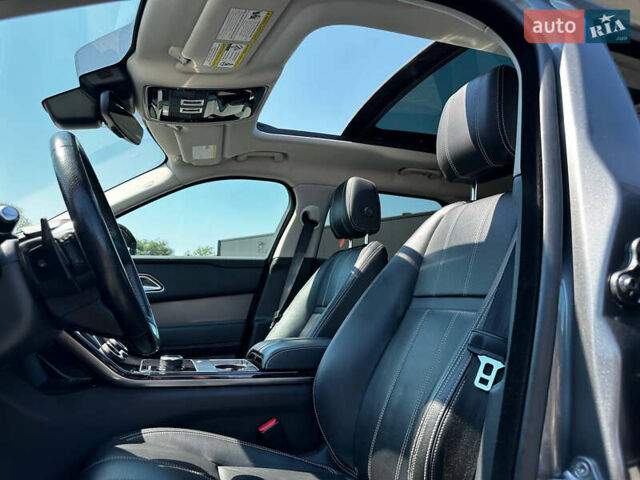 Серый Ленд Ровер Рендж Ровер Велар, объемом двигателя 3 л и пробегом 89 тыс. км за 40500 $, фото 28 на Automoto.ua