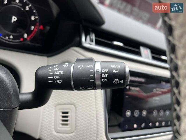 Ленд Ровер Рендж Ровер Велар 2017 в Львове на Automoto.ua Серый Ленд Ровер Рендж Ровер Велар, объемом двигателя 3 л и пробегом 83 тыс. км за 44900 $, фото 27 на Automoto.ua