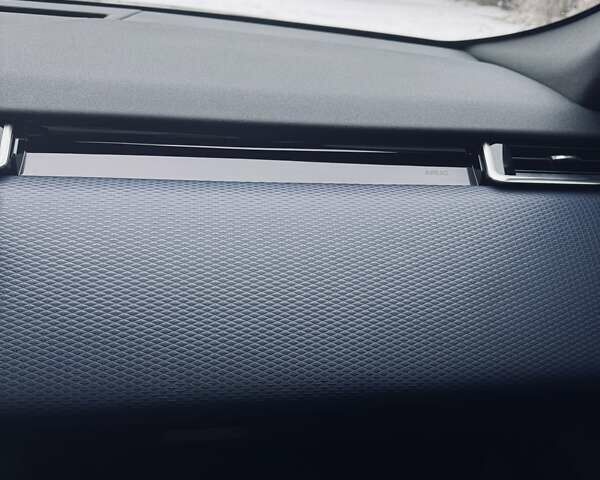 Серый Ленд Ровер Рендж Ровер Велар, объемом двигателя 2 л и пробегом 83 тыс. км за 38900 $, фото 19 на Automoto.ua