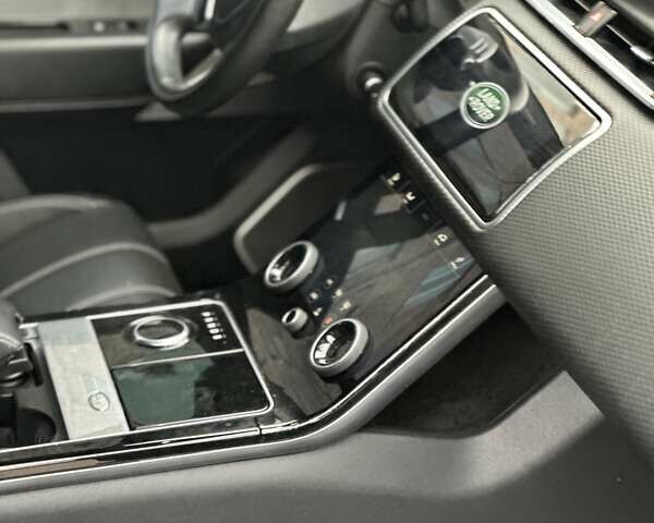 Серый Ленд Ровер Рендж Ровер Велар, объемом двигателя 2 л и пробегом 133 тыс. км за 31000 $, фото 5 на Automoto.ua