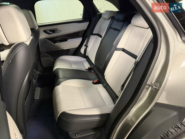 Серый Ленд Ровер Рендж Ровер Велар, объемом двигателя 3 л и пробегом 113 тыс. км за 38000 $, фото 39 на Automoto.ua