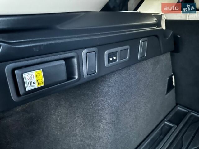 Серый Ленд Ровер Рендж Ровер Велар, объемом двигателя 3 л и пробегом 106 тыс. км за 39500 $, фото 38 на Automoto.ua