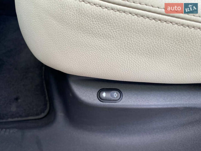 Серый Ленд Ровер Рендж Ровер Велар, объемом двигателя 2.99 л и пробегом 185 тыс. км за 39900 $, фото 19 на Automoto.ua