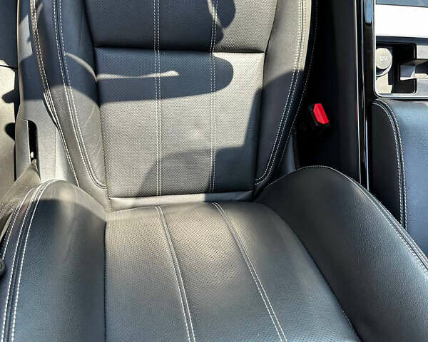 Серый Ленд Ровер Рендж Ровер Велар, объемом двигателя 3 л и пробегом 89 тыс. км за 40500 $, фото 43 на Automoto.ua