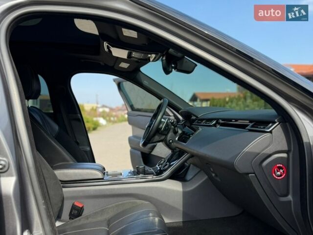 Сірий Ленд Ровер Рендж Ровер Велар, об'ємом двигуна 2 л та пробігом 140 тис. км за 32999 $, фото 46 на Automoto.ua