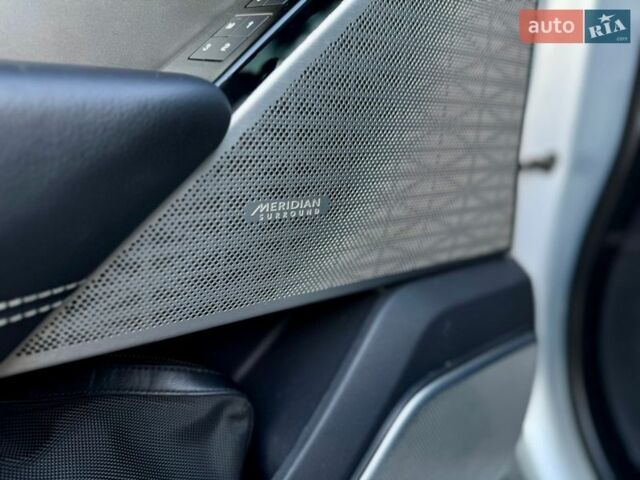 Серый Ленд Ровер Рендж Ровер Велар, объемом двигателя 2 л и пробегом 129 тыс. км за 32000 $, фото 19 на Automoto.ua