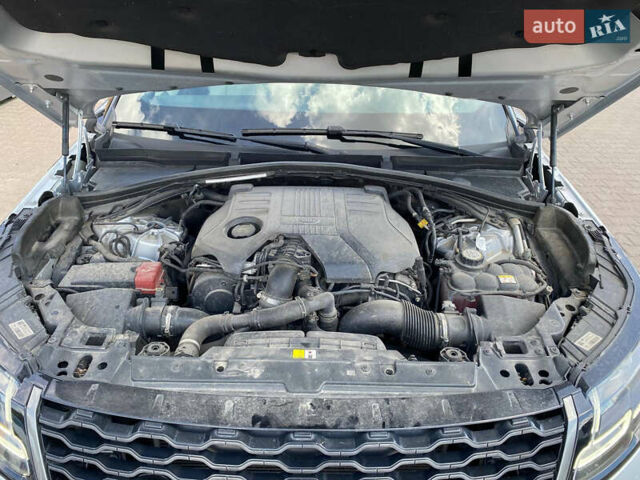 Серый Ленд Ровер Рендж Ровер Велар, объемом двигателя 2.99 л и пробегом 185 тыс. км за 39900 $, фото 25 на Automoto.ua