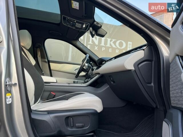 Сірий Ленд Ровер Рендж Ровер Велар, об'ємом двигуна 3 л та пробігом 83 тис. км за 46000 $, фото 27 на Automoto.ua