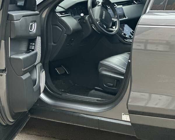 Серый Ленд Ровер Рендж Ровер Велар, объемом двигателя 2 л и пробегом 133 тыс. км за 31000 $, фото 29 на Automoto.ua