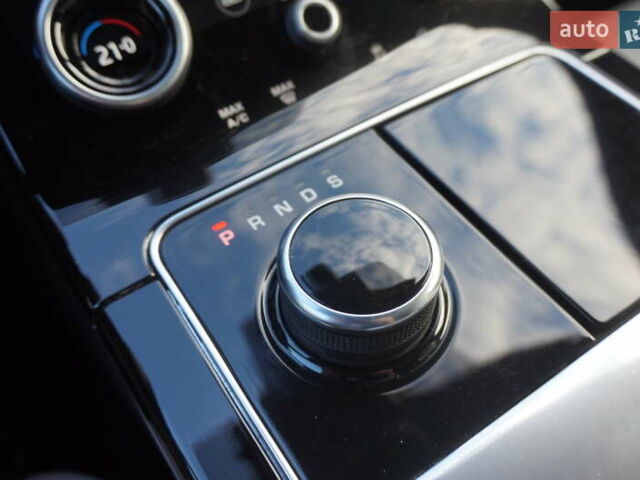 Серый Ленд Ровер Рендж Ровер Велар, объемом двигателя 2 л и пробегом 26 тыс. км за 44000 $, фото 57 на Automoto.ua