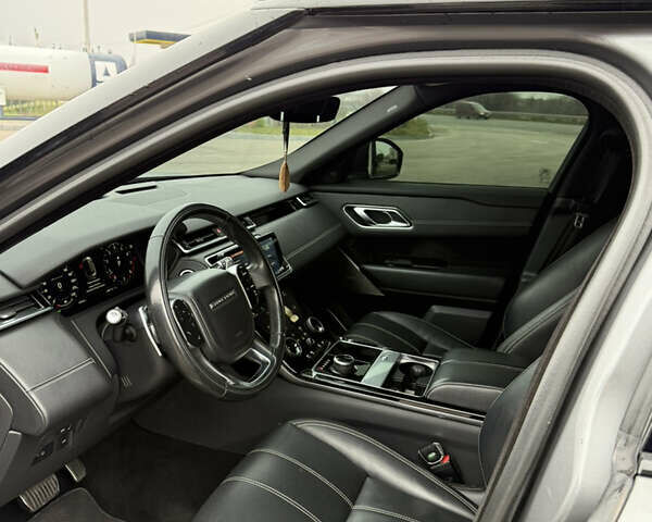 Серый Ленд Ровер Рендж Ровер Велар, объемом двигателя 2 л и пробегом 147 тыс. км за 31900 $, фото 17 на Automoto.ua