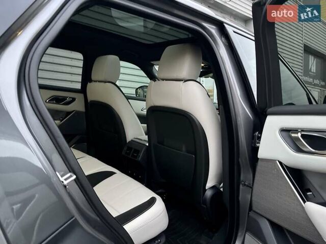 Сірий Ленд Ровер Рендж Ровер Велар, об'ємом двигуна 2 л та пробігом 93 тис. км за 43500 $, фото 55 на Automoto.ua