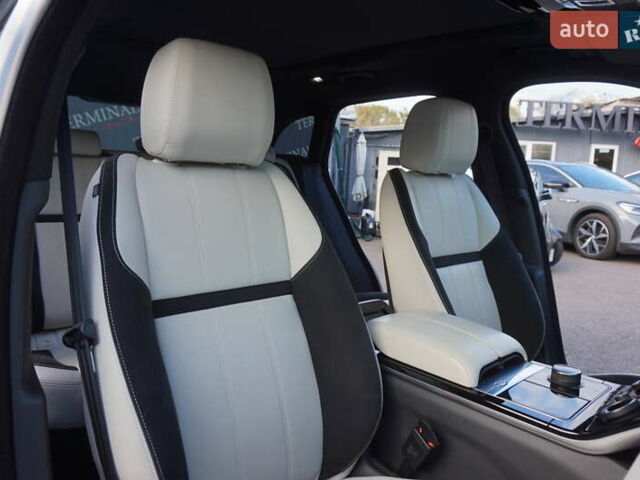 Серый Ленд Ровер Рендж Ровер Велар, объемом двигателя 2 л и пробегом 26 тыс. км за 44000 $, фото 34 на Automoto.ua