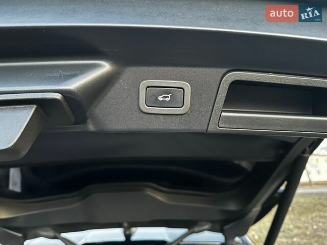 Серый Ленд Ровер Рендж Ровер Велар, объемом двигателя 3 л и пробегом 106 тыс. км за 39500 $, фото 37 на Automoto.ua