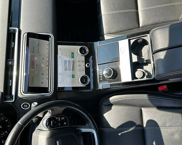 Сірий Ленд Ровер Рендж Ровер Велар, об'ємом двигуна 3 л та пробігом 89 тис. км за 39500 $, фото 33 на Automoto.ua