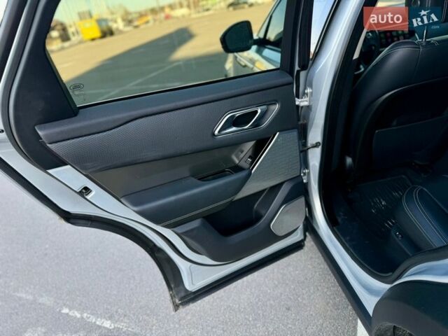 Серый Ленд Ровер Рендж Ровер Велар, объемом двигателя 2 л и пробегом 129 тыс. км за 32000 $, фото 21 на Automoto.ua