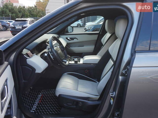 Серый Ленд Ровер Рендж Ровер Велар, объемом двигателя 2 л и пробегом 26 тыс. км за 44000 $, фото 21 на Automoto.ua