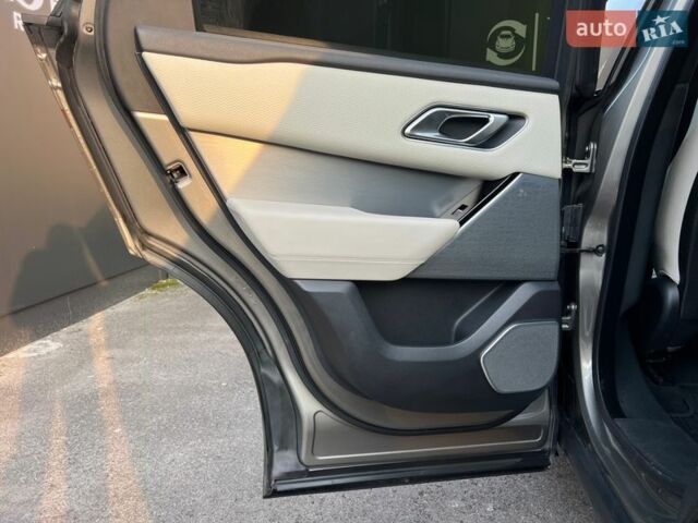 Сірий Ленд Ровер Рендж Ровер Велар, об'ємом двигуна 3 л та пробігом 83 тис. км за 46000 $, фото 31 на Automoto.ua