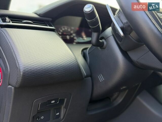 Сірий Ленд Ровер Рендж Ровер Велар, об'ємом двигуна 2 л та пробігом 140 тис. км за 32999 $, фото 41 на Automoto.ua