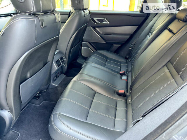 Серый Ленд Ровер Рендж Ровер Велар, объемом двигателя 3 л и пробегом 87 тыс. км за 39499 $, фото 24 на Automoto.ua