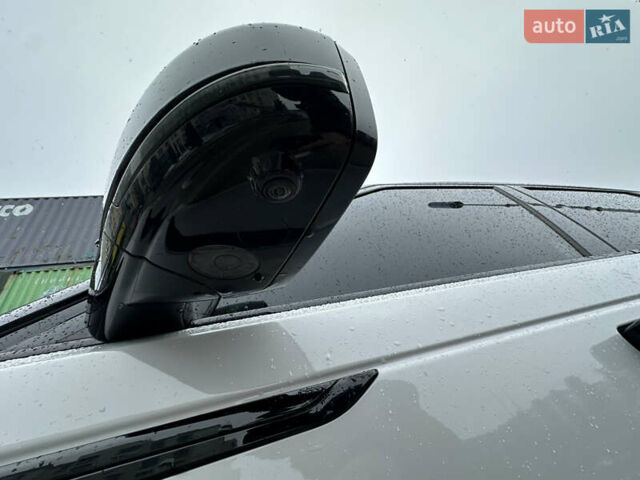Сірий Ленд Ровер Рендж Ровер Велар, об'ємом двигуна 2.99 л та пробігом 150 тис. км за 41000 $, фото 14 на Automoto.ua