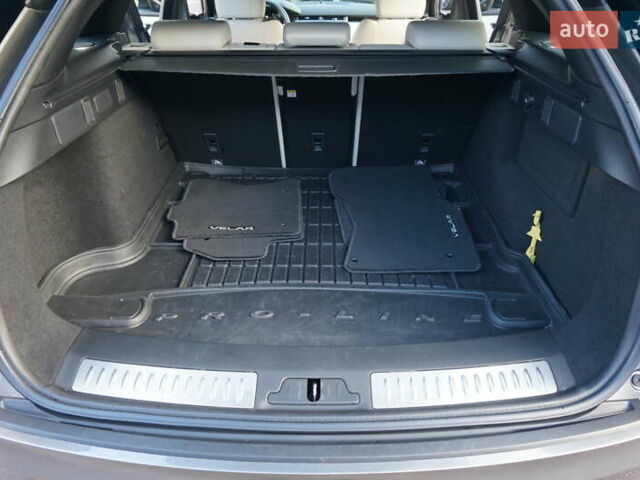 Серый Ленд Ровер Рендж Ровер Велар, объемом двигателя 2 л и пробегом 26 тыс. км за 44000 $, фото 37 на Automoto.ua