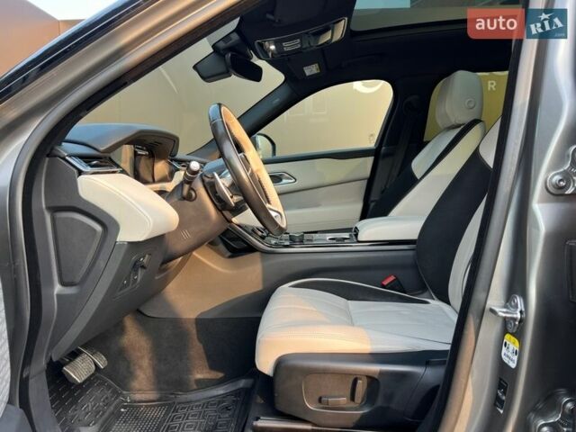 Сірий Ленд Ровер Рендж Ровер Велар, об'ємом двигуна 3 л та пробігом 83 тис. км за 46000 $, фото 20 на Automoto.ua