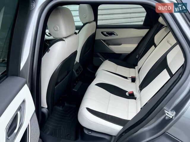 Сірий Ленд Ровер Рендж Ровер Велар, об'ємом двигуна 2 л та пробігом 93 тис. км за 43500 $, фото 47 на Automoto.ua