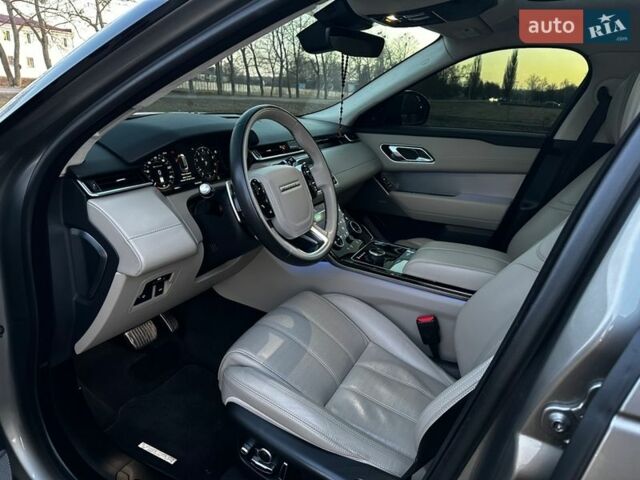 Серый Ленд Ровер Рендж Ровер Велар, объемом двигателя 3 л и пробегом 106 тыс. км за 39500 $, фото 23 на Automoto.ua