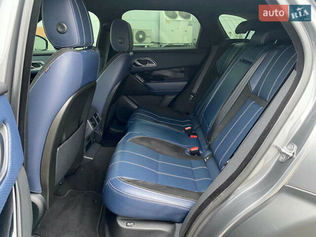 Сірий Ленд Ровер Рендж Ровер Велар, об'ємом двигуна 2 л та пробігом 103 тис. км за 35300 $, фото 13 на Automoto.ua