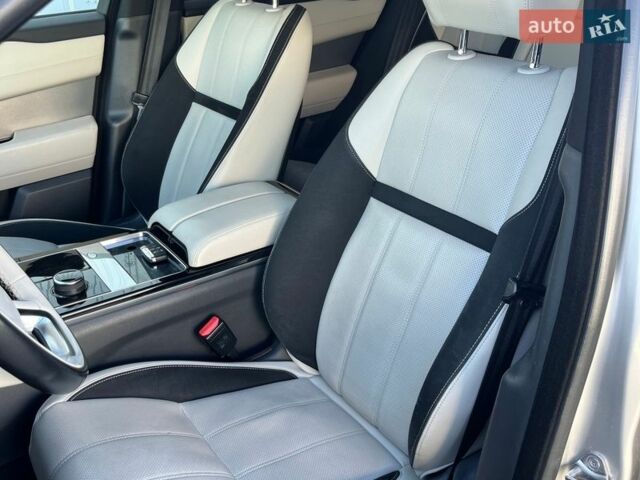 Сірий Ленд Ровер Рендж Ровер Велар, об'ємом двигуна 2 л та пробігом 109 тис. км за 37000 $, фото 20 на Automoto.ua