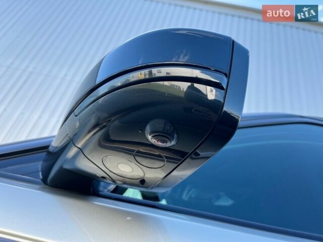 Сірий Ленд Ровер Рендж Ровер Велар, об'ємом двигуна 2 л та пробігом 109 тис. км за 37000 $, фото 13 на Automoto.ua