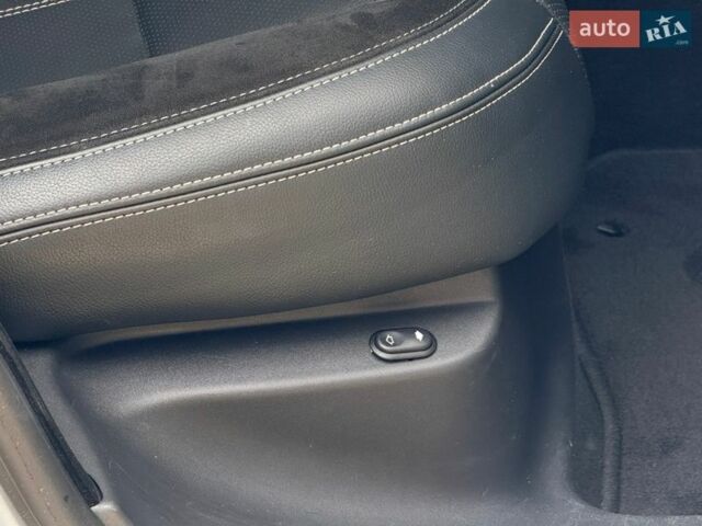 Серый Ленд Ровер Рендж Ровер Велар, объемом двигателя 2 л и пробегом 133 тыс. км за 33100 $, фото 34 на Automoto.ua