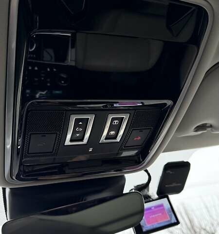 Серый Ленд Ровер Рендж Ровер Велар, объемом двигателя 2 л и пробегом 102 тыс. км за 37500 $, фото 52 на Automoto.ua