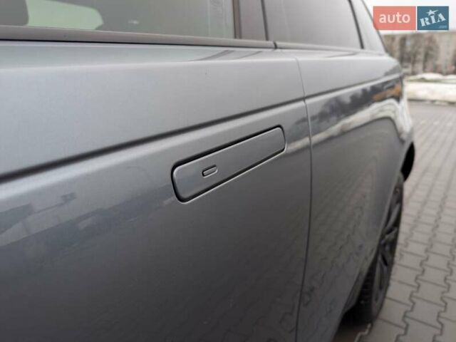 Серый Ленд Ровер Рендж Ровер Велар, объемом двигателя 3 л и пробегом 242 тыс. км за 29999 $, фото 30 на Automoto.ua