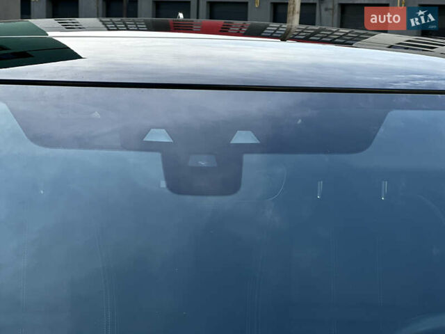 Серый Ленд Ровер Рендж Ровер Велар, объемом двигателя 2 л и пробегом 174 тыс. км за 34800 $, фото 24 на Automoto.ua