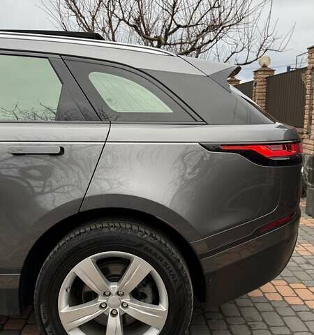 Серый Ленд Ровер Рендж Ровер Велар, объемом двигателя 2 л и пробегом 102 тыс. км за 37500 $, фото 4 на Automoto.ua