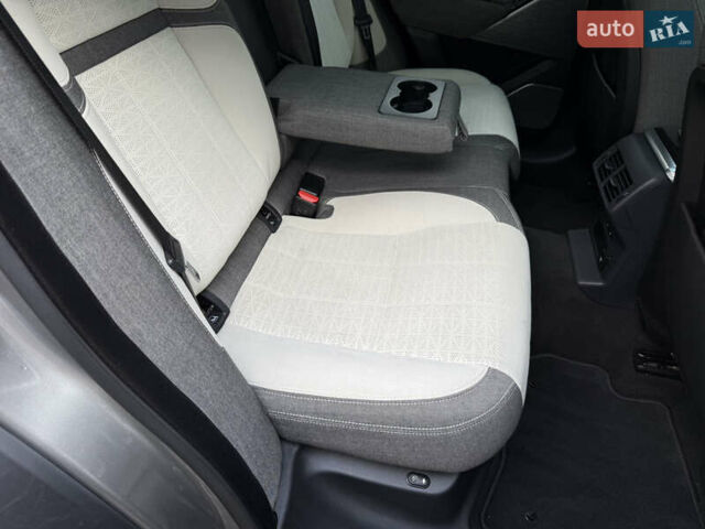 Сірий Ленд Ровер Рендж Ровер Велар, об'ємом двигуна 2 л та пробігом 30 тис. км за 39999 $, фото 53 на Automoto.ua