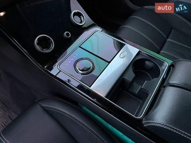 Серый Ленд Ровер Рендж Ровер Велар, объемом двигателя 2 л и пробегом 69 тыс. км за 40500 $, фото 13 на Automoto.ua