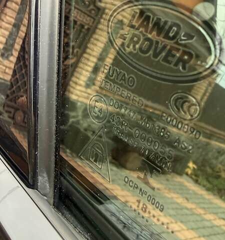 Серый Ленд Ровер Рендж Ровер Велар, объемом двигателя 2 л и пробегом 102 тыс. км за 37500 $, фото 15 на Automoto.ua