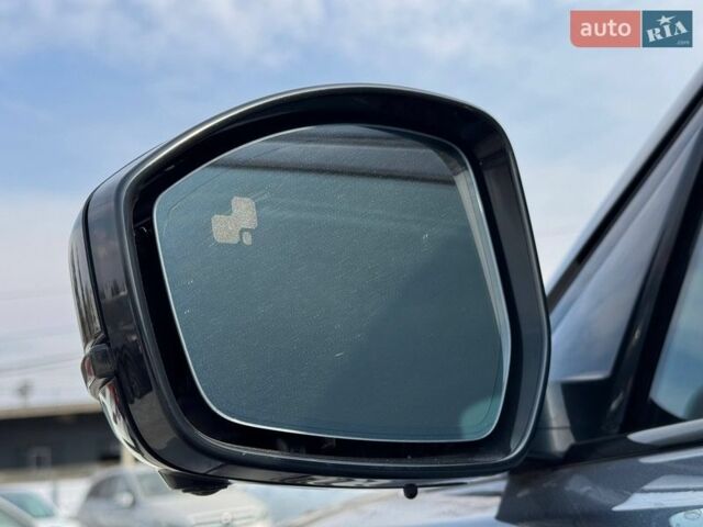 Серый Ленд Ровер Рендж Ровер Велар, объемом двигателя 3 л и пробегом 242 тыс. км за 25999 $, фото 8 на Automoto.ua