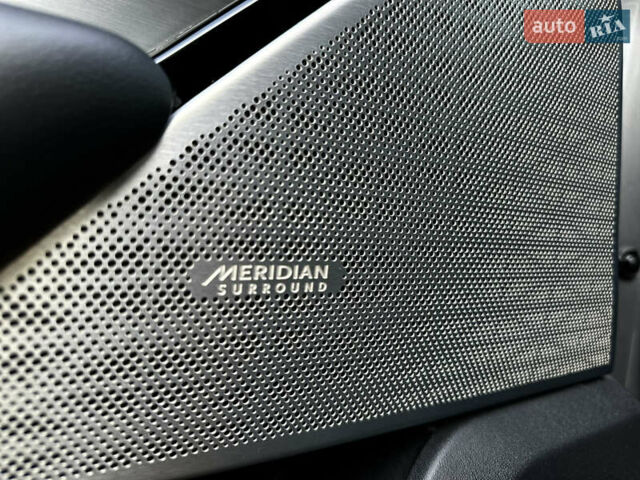 Серый Ленд Ровер Рендж Ровер Велар, объемом двигателя 2 л и пробегом 174 тыс. км за 34800 $, фото 27 на Automoto.ua