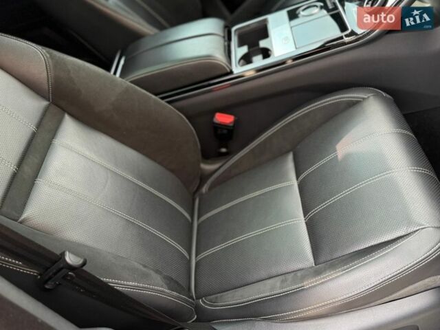 Серый Ленд Ровер Рендж Ровер Велар, объемом двигателя 2 л и пробегом 133 тыс. км за 33100 $, фото 35 на Automoto.ua