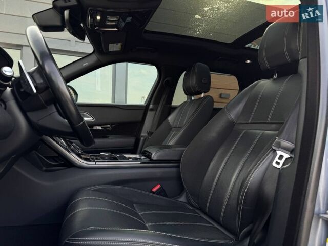 Серый Ленд Ровер Рендж Ровер Велар, объемом двигателя 3 л и пробегом 242 тыс. км за 25999 $, фото 40 на Automoto.ua