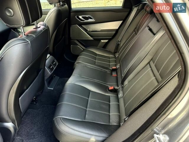 Серый Ленд Ровер Рендж Ровер Велар, объемом двигателя 2 л и пробегом 174 тыс. км за 33990 $, фото 54 на Automoto.ua