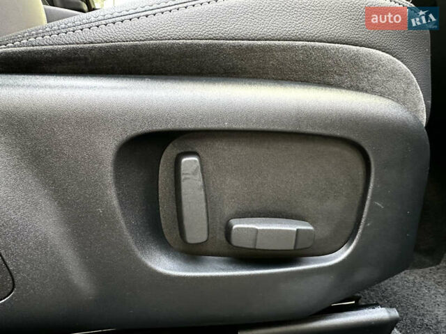Сірий Ленд Ровер Рендж Ровер Велар, об'ємом двигуна 2 л та пробігом 174 тис. км за 34800 $, фото 48 на Automoto.ua