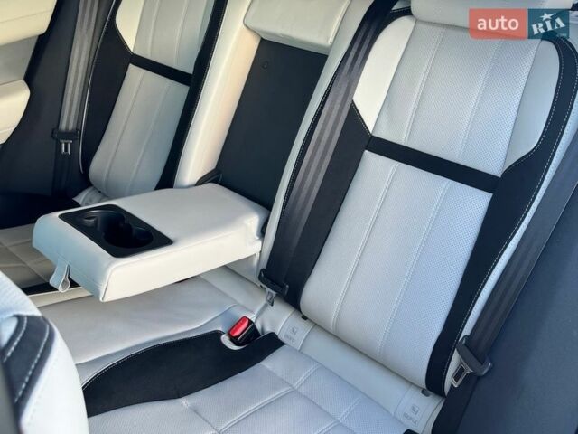 Сірий Ленд Ровер Рендж Ровер Велар, об'ємом двигуна 2 л та пробігом 109 тис. км за 37000 $, фото 41 на Automoto.ua